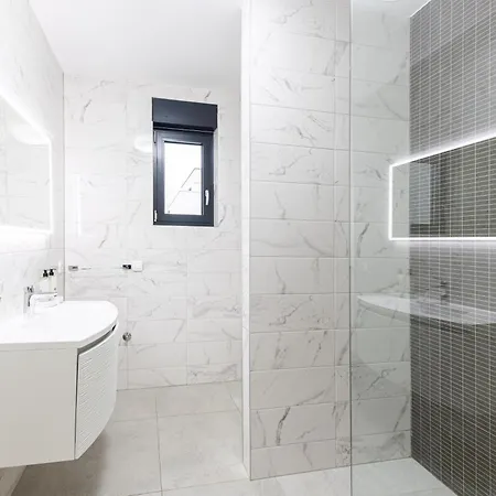 Βίλα Olive Tree Luxury Ποντστράνα