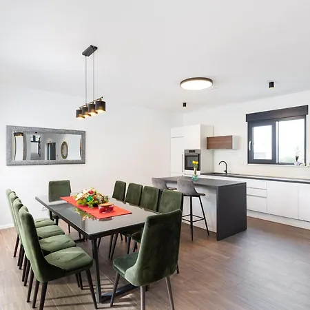 Olive Tree Luxury * Ποντστράνα