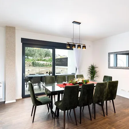 Olive Tree Luxury Villa