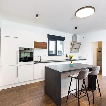 Olive Tree Luxury Villa *