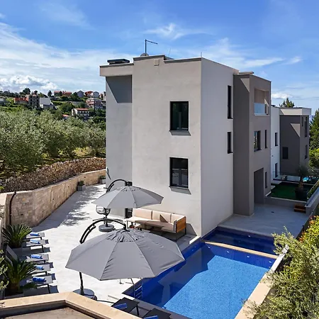 Olive Tree Luxury *