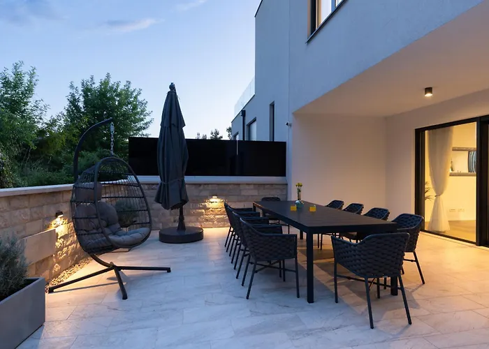 Olive Tree Luxury Villa *