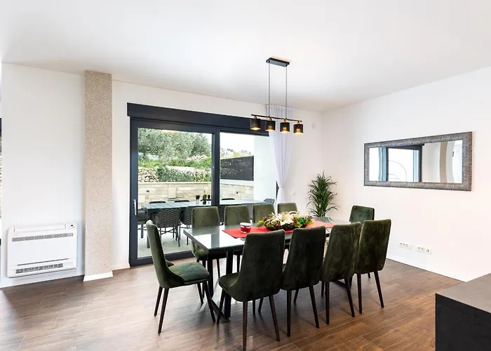 Olive Tree Luxury Villa