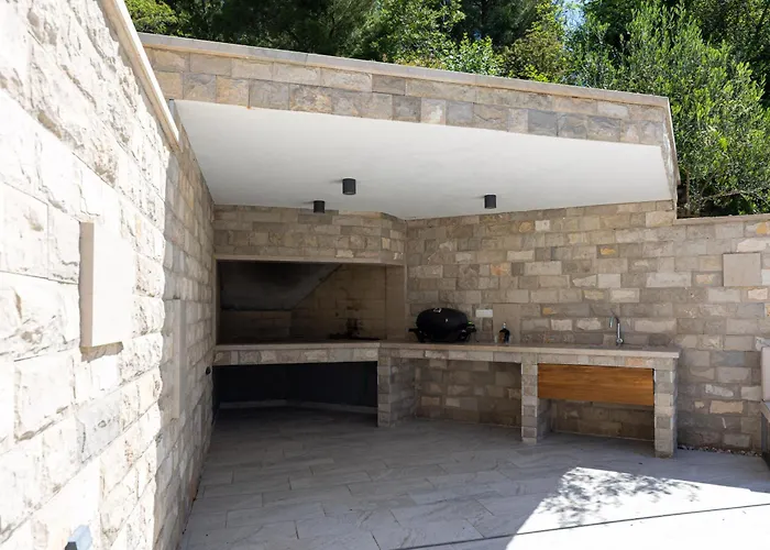 Olive Tree Luxury Villa *
